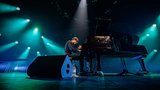 Pianista Péter Bence zakončí rok velkou show v Praze. „Na pódiu se není kam schovat,“ říká světová klavírní senzace