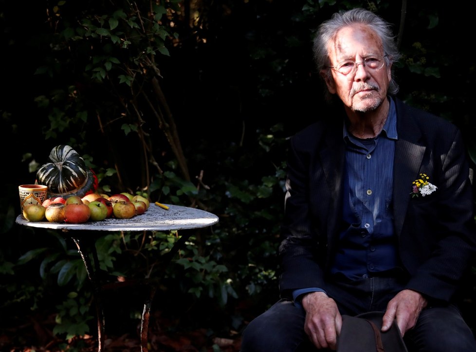 Rakouský spisovatel Peter Handke se stal laureátem Nobelovy ceny za literaturu za rok 2019.