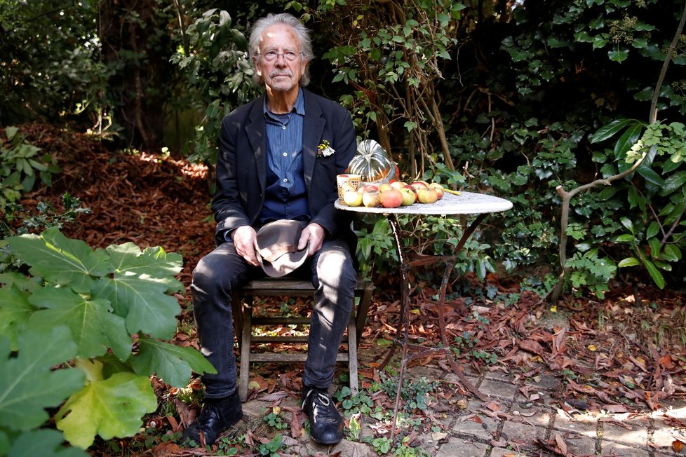 Rakouský spisovatel Peter Handke se stal laureátem Nobelovy ceny za literaturu za rok 2019.