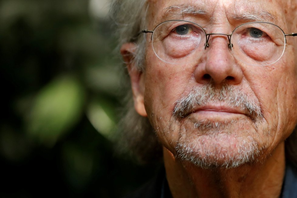 Rakouský spisovatel Peter Handke se stal laureátem Nobelovy ceny za literaturu za rok 2019.