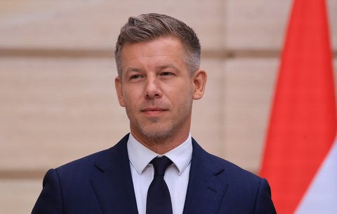 Sesadí prezidenta? Magyar chce na vládě řešit „odstranění loutek“ a těší ho návrat V4