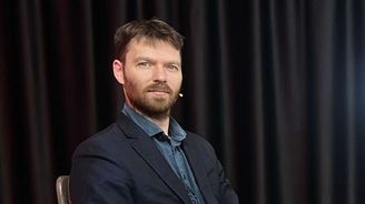 Olšák: Hodinu a půl na velkou? Důstojnost je víc než chůze. Lékař vrací pacientům s ochrnutím kontrolu nad životem Olšák: Hodinu a půl na velkou? Důstojnost je víc než chůze. Lékař vrací pacientům s ochrnutím kontrolu nad životem