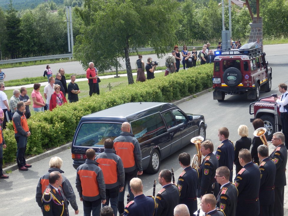 Horolezec vyjíždí na poslední cestu