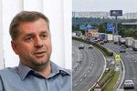Petr Bendl chce zachránit billboardy u dálnic.