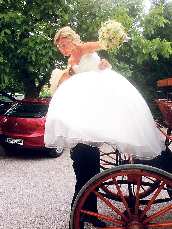 Svatba Petra Bendla: Nevěsta v bílých šatech byla úchvatná