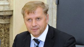 Petr Bendl (ODS) přijde o 39 tisíc korun, které získal za šest dní v roli poslance na konci října.