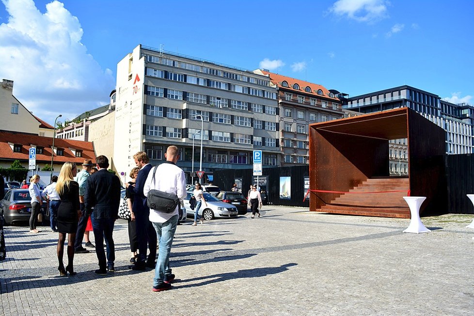 Vyhlídkové okno do budoucnosti Pražany láká. Architekt Petr Brzobohatý se rozpovídal o tom, jak se od nákresu dostal až sem.