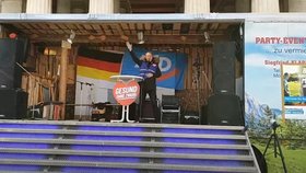 Německý poslanec českého původu Petr Bystroň čelí vyšetřování kvůli hajlování.