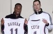 Petr Čech a Didier Drogba při basketbalových hrátkách.