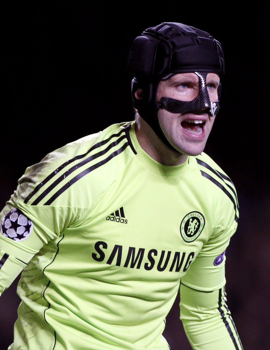 Petr Čech je v Chelsea prominentem.