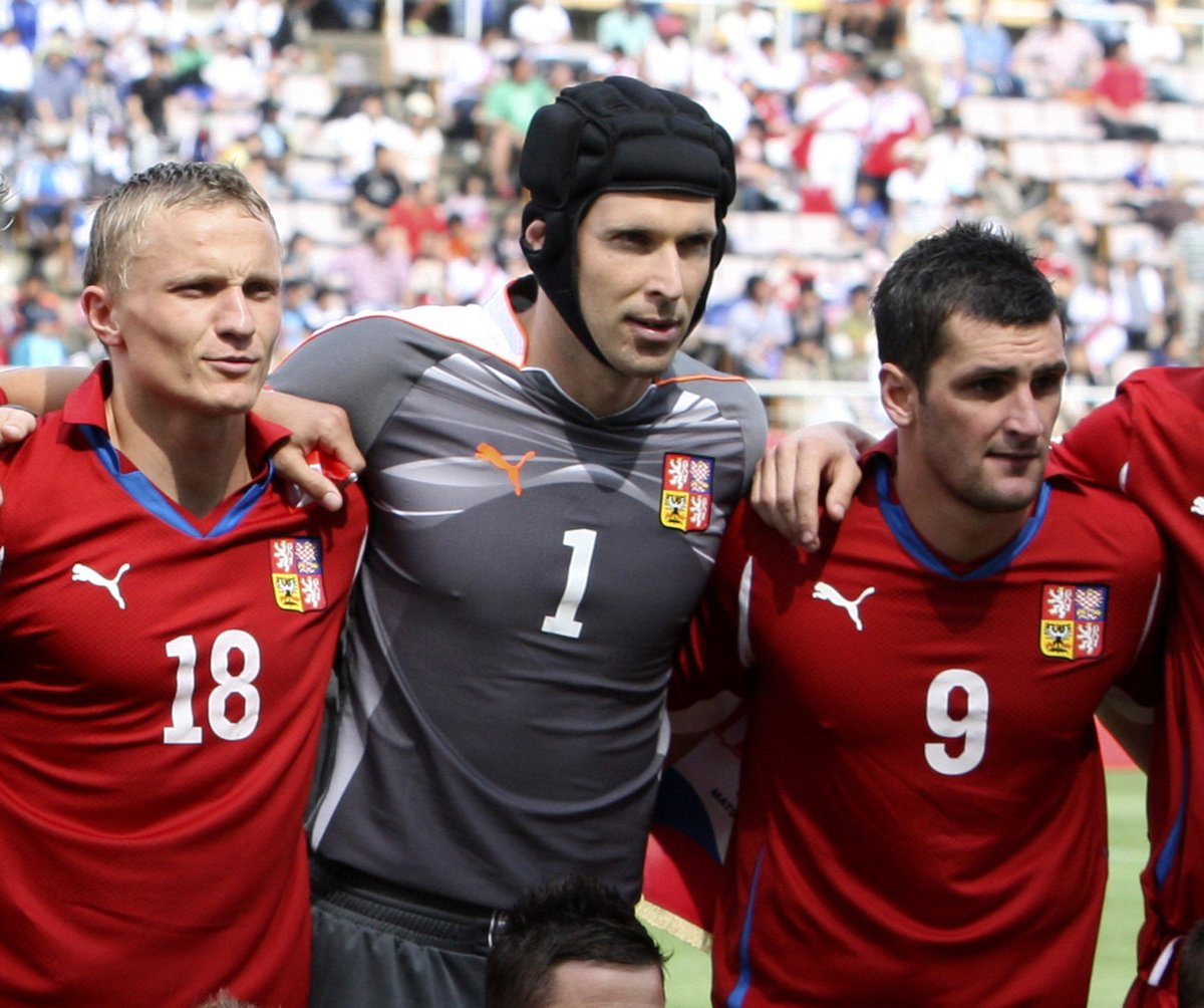 Petr Čech s Trappem (vlevo) a Feninem před utkáním s Peru. 