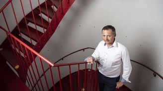 Dědkův miliardový tah na Pardubice. Největší aréně světa stojí v cestě skládka, politici i stín Sazka areny Dědkův miliardový tah na Pardubice. Největší aréně světa stojí v cestě skládka, politici i stín Sazka areny