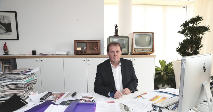 Generální ředitel ČT Petr Dvořák ve své kanceláři
