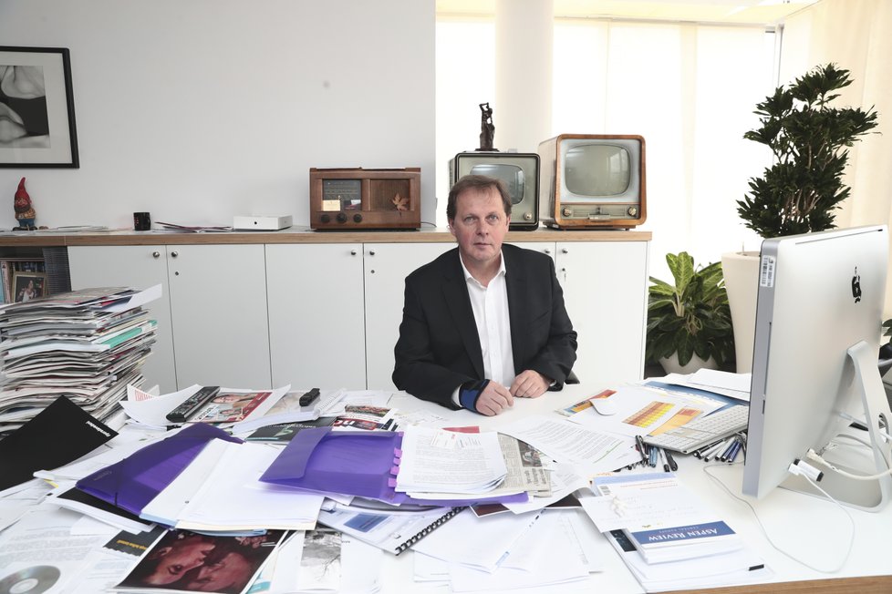 Generální ředitel ČT Petr Dvořák ve své kanceláři