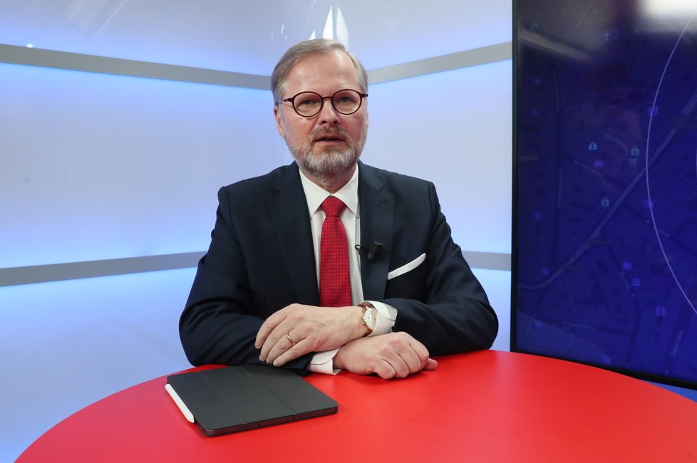 Premiér Petr Fiala ve studiu Blesku. (18. 5. 2023)