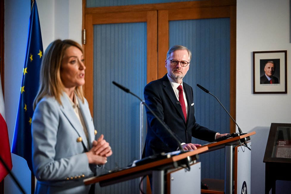 Premiér Petr Fiala (ODS) přijal šéfku Evropského parlamentu Robertu Metsolaovou (14.2.2024).
