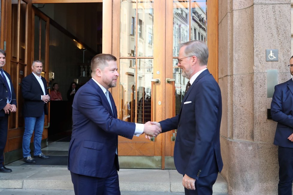 Premiér Petr Fiala s guvernérem ČNB Alešem Michlem (25. 5. 2023)