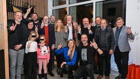 Petr Fiala (ODS) se svými podporovateli v Brně, včetně herce Bolka Polívky (leden 2026)