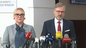 Petr Fiala a Jana Černochová (oba ODS) na tiskovce po jednání vlády ve Sněmovně (20.7.2022)