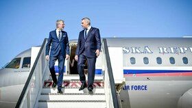 Premiér Petr Fiala (ODS) přiletěl s rakouským kancléřem Karlem Nehammerem do Izraele (25.10.2023)
