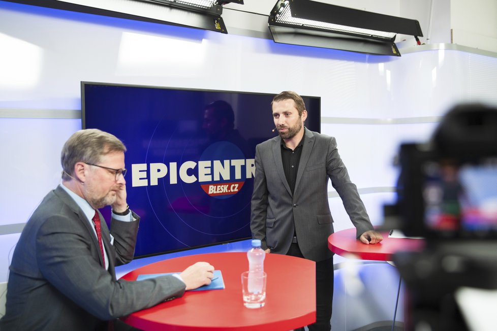 Petr Fiala (ODS) byl hostem pořadu Epicentrum na Blesk.cz, vyzpovídal ho moderátor Jaroslav Šimáček. (11.7.2019)