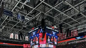 Petr Fiala vyrazil v USA na hokej, viděl zápas Washingtonu Capitals s Bostonem Bruins (16.4.2024)