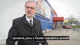 Premiér Petr Fiala (ODS) natočil video, ve kterém porovnával ceny potraviny v Česku a v Německu.