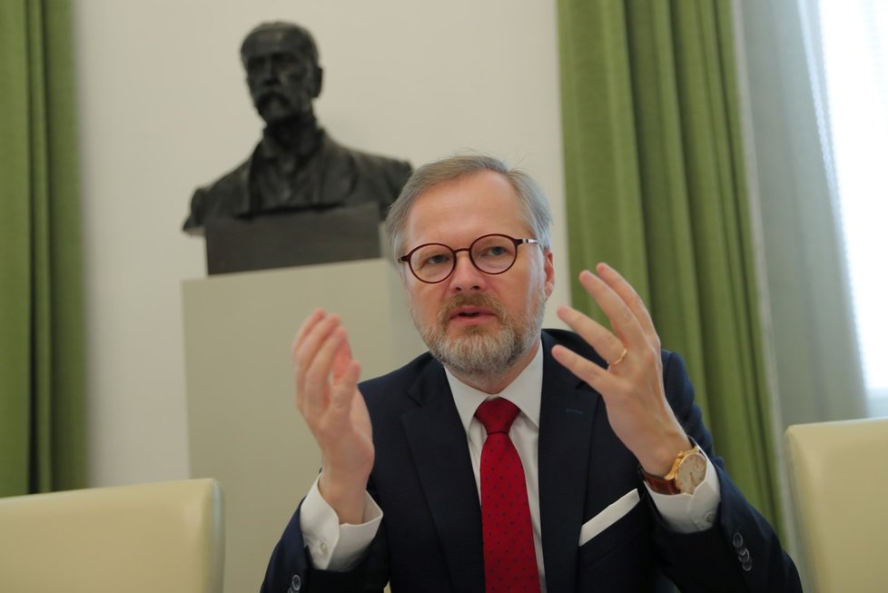 Předseda vlády Petr Fiala (ODS) během rozhovoru pro Blesk (4. 3. 2022)