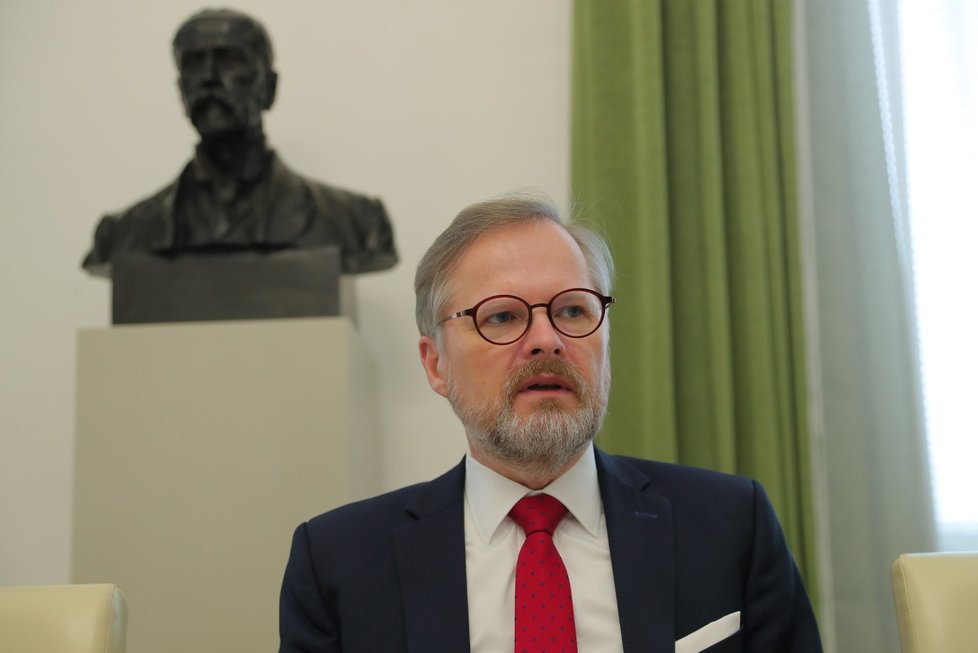 Předseda vlády Petr Fiala (ODS) během rozhovoru pro Blesk (4. 2. 2022)