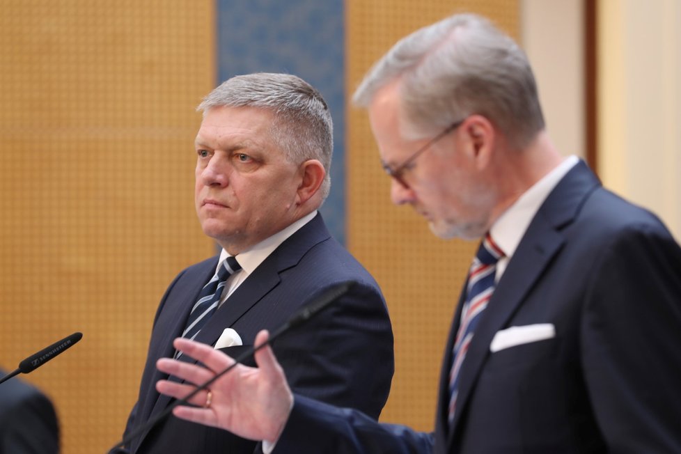 Tisková konference premiérů Roberta Fica a Petra Fialy (ODS) (24. 11. 2023)