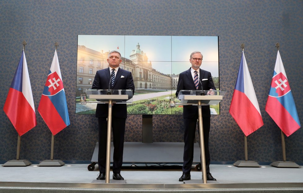 Tisková konference premiérů Roberta Fica a Petra Fialy (ODS) (24. 11. 2023)
