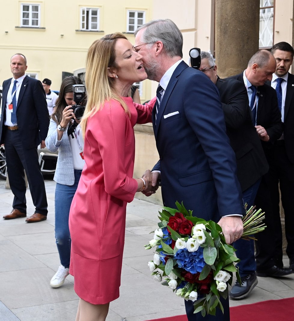 Premiér Petr Fiala (ODS) s předsedkyní Evropského parlamentu Robertou Metsolaovou (16.6.2022)