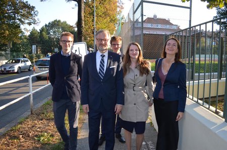 Volby 2021: Šéf ODS a lídr spolu Petr Fiala s manželkou Janou a dětm i/8.10.2021)