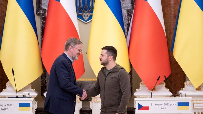 Premiér Petr Fiala (ODS) a ukrajinský prezident Volodymyr Zelenskyj (31.10.2022)