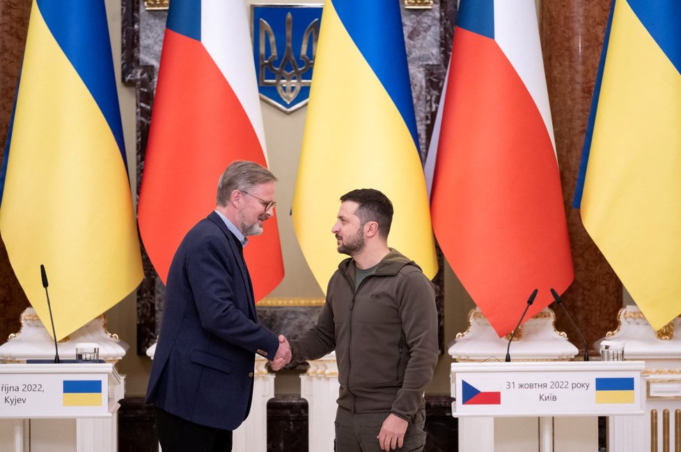 Premiér Petr Fiala (ODS) a ukrajinský prezident Volodymyr Zelenskyj (31.10.2022)