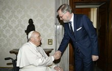 Papežské požehnání: Premiér Petr Fiala navštívil Františka ve Vatikánu
