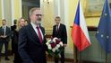 Odcházející premiér Petr Fiala (ODS) vítá členy nové vlády (15. 12. 2025) Odcházející premiér Petr Fiala (ODS) vítá členy nové vlády (15. 12. 2025)