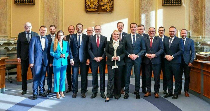 Končící kabinet Petra Fialy (ODS).