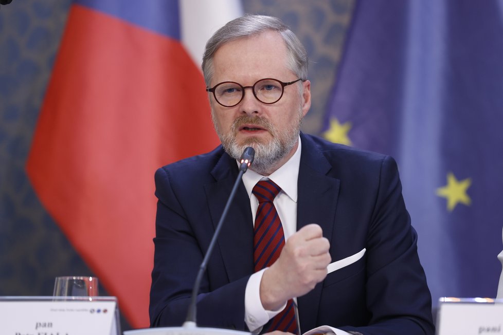 Premiér Petr Fiala (ODS) na tiskové konferenci ke konsolidačnímu balíčku (11. 5. 2023)