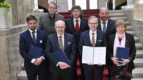 Podpis dohody zástupců lékařů s vládou.