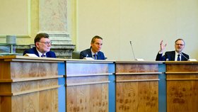 První zasedání nově zřízeného Vládního výboru pro strategické investice: Petr Fiala, Zbyněk Stanjura a Ivan Bartoš (18. 7. 2023)