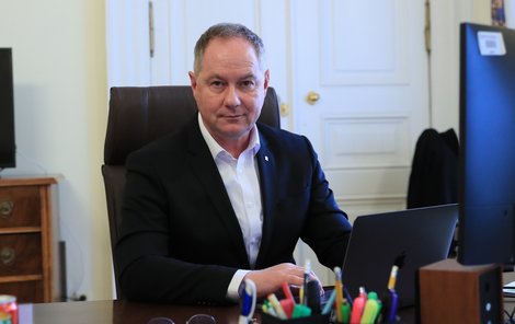 Ministr školství Petr Gazdík rezignoval.