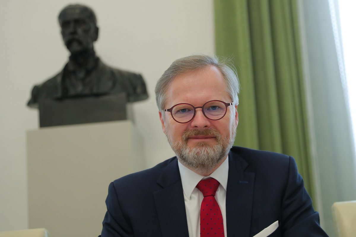 Premiér Petr Fiala demisi přijal.