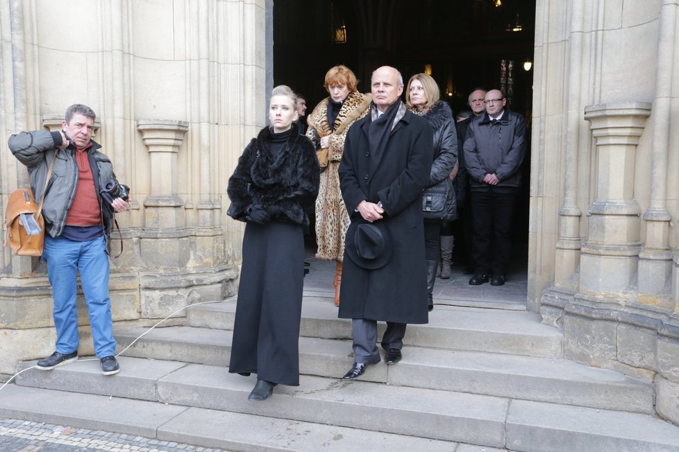 Uplakaná Michaela Hořejší s Michalem Horáčkem.