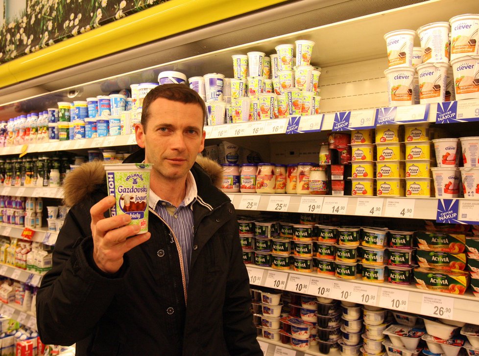 Petr Havlíček: „Lépe kupovat jogurt bílý, který se případně dochutí marmeládou. Má obsahovat mléko, mléčnou bílkovinu a probiotické kultury, nic jiného do jogurtu nepatří.“