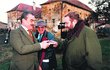 1999. Spolu s Karlem Schwarzenbergrem (78) pokřtil Petr Jachnin sochu Aleše Veselého Skála pro jednoho.