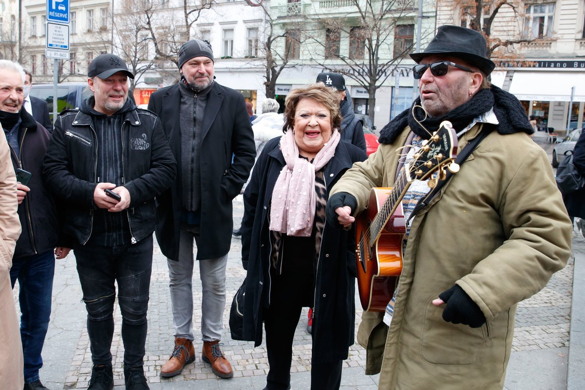 Jiřina Bohdalová a Petr Janda na natáčení