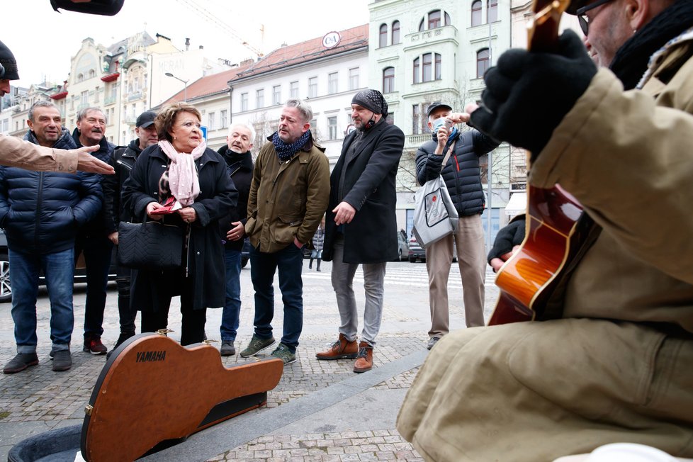 Jiřina Bohdalová na natáčení klipu k písni Nemám páru