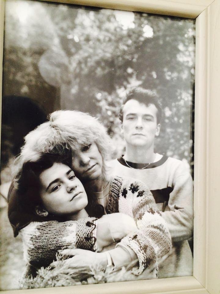 Marta Jandová se svou matkou Janou a bratrem Petrem.