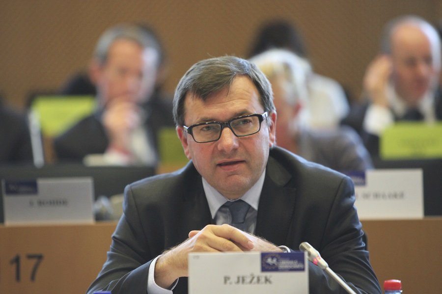 Europoslanec Petr Ježek byl zvolen za hnutí ANO, začátkem roku 2018 se s ním ale rozešel.